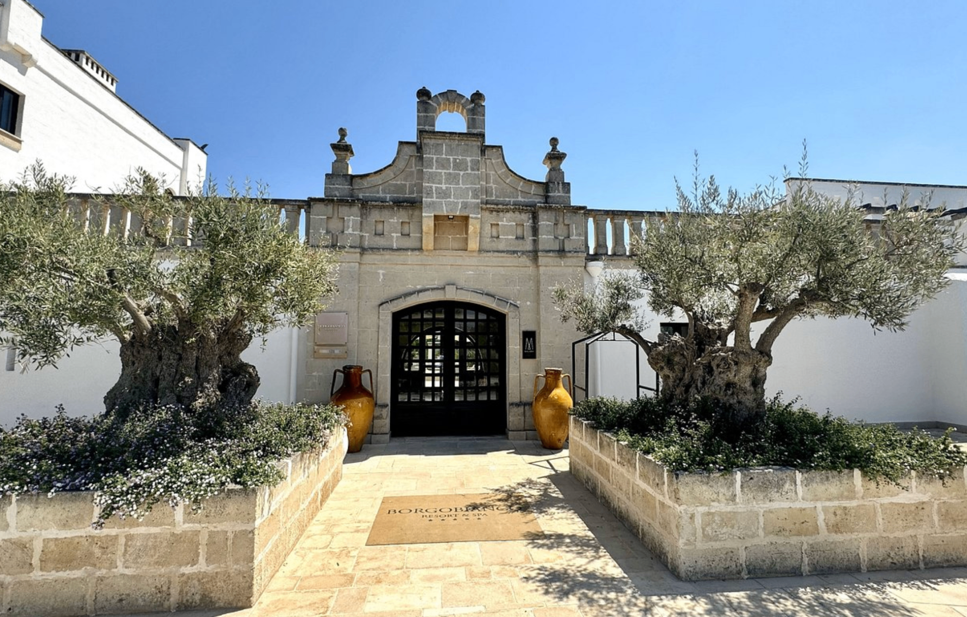 Ingresso storico della masseria Borgobianco